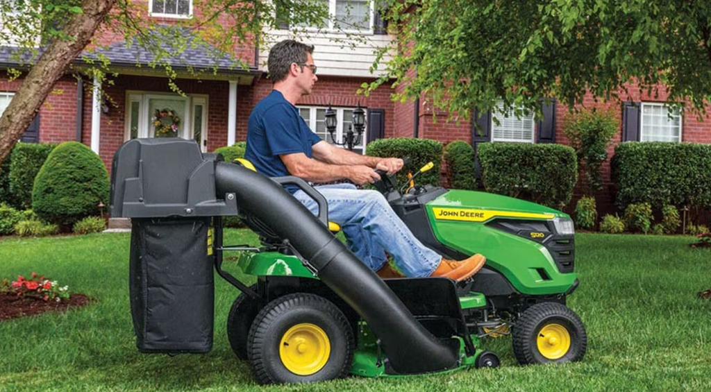 John Deere S120 Mower 42 in. 22 HP V-Twin Gas Hydrostatic Riding Lawn Mower